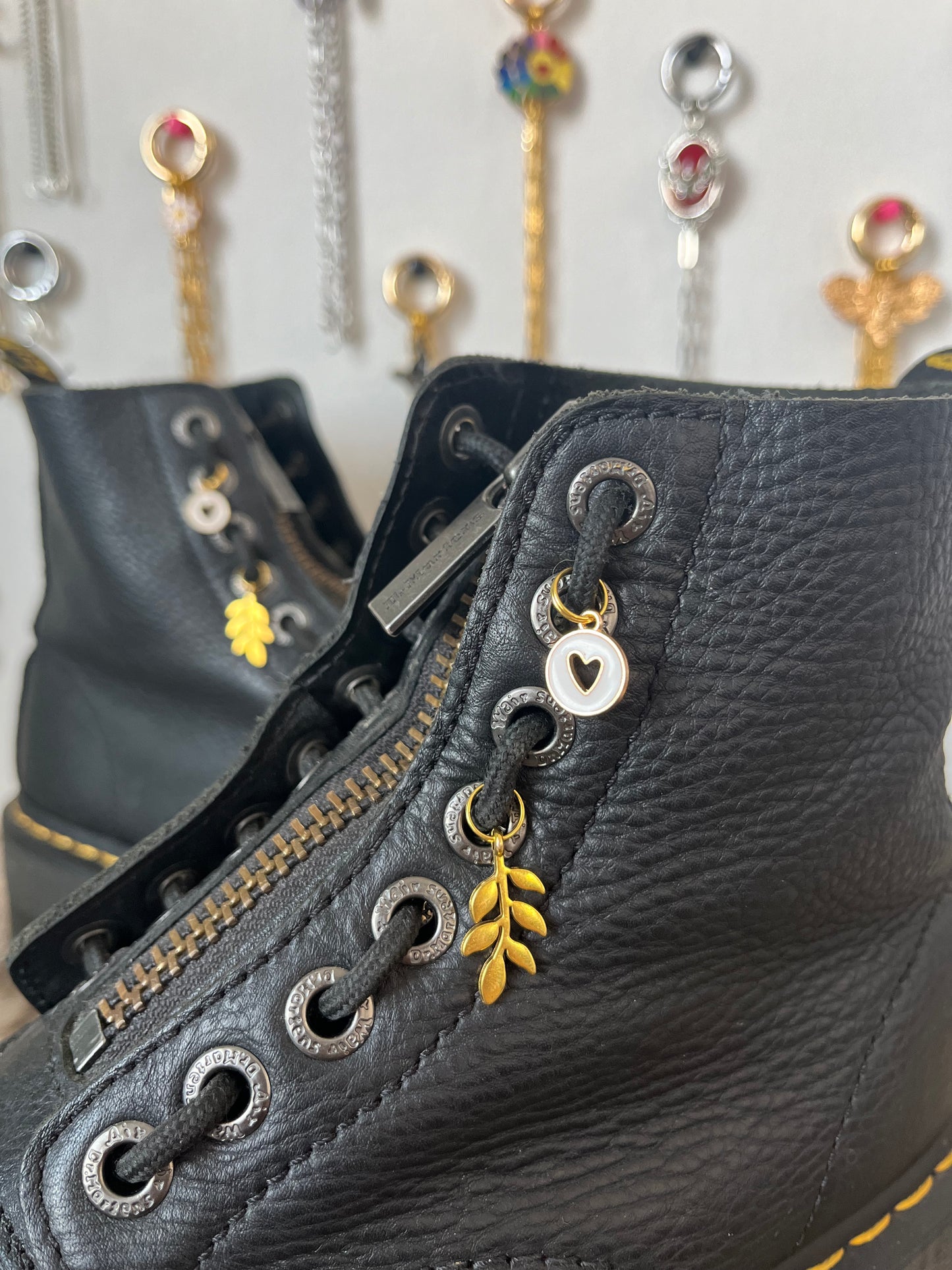 X4 bijoux dorés lacets