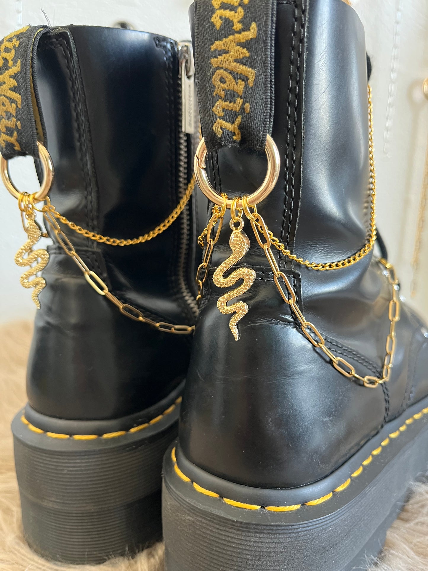 Chaînes doubles serpents