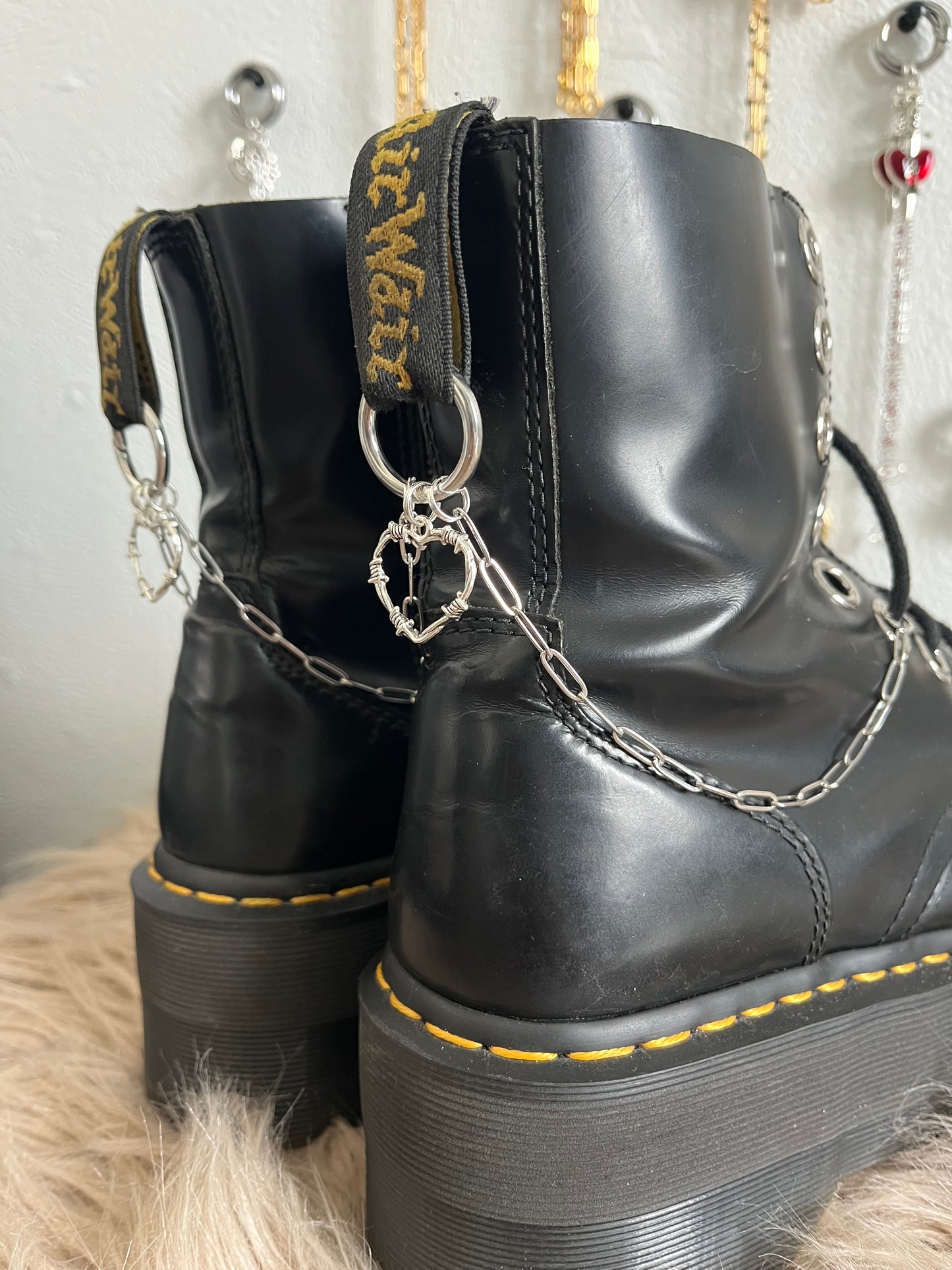 Chaînes cœurs barbelés