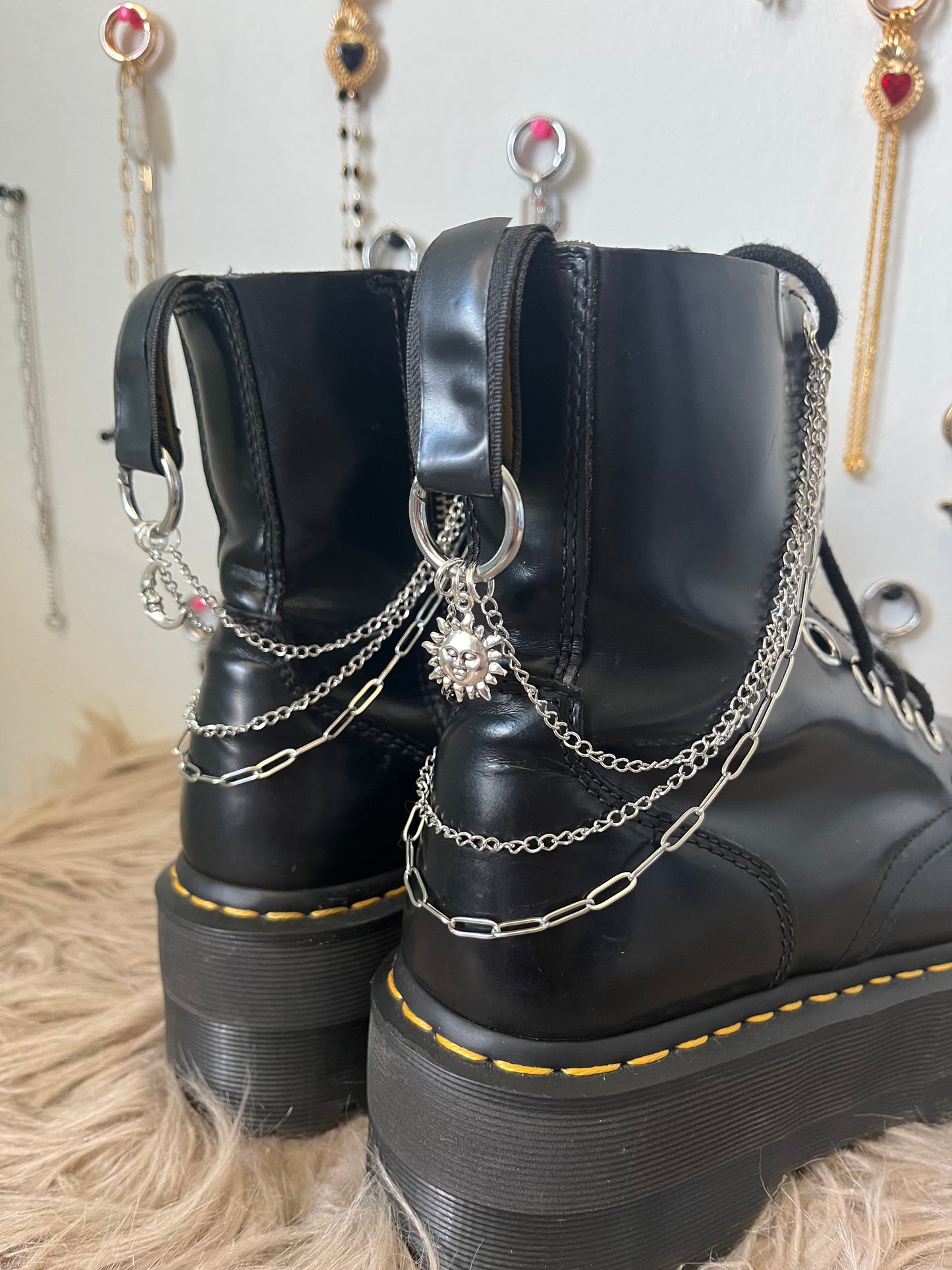 Chaînes lune soleil